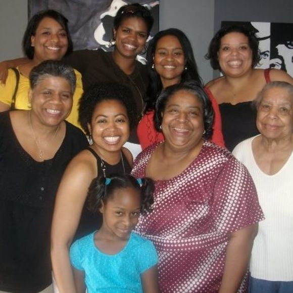 Meet your Posher, Essie - Picture 1 of 1